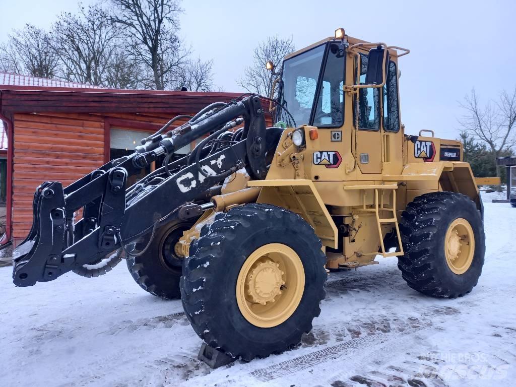 CAT IT 28 B Колесни товарачи