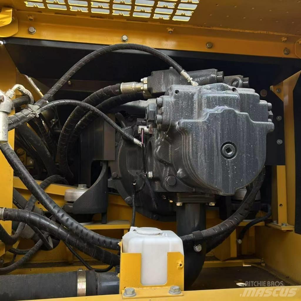 Komatsu 450 Верижен екскаватор