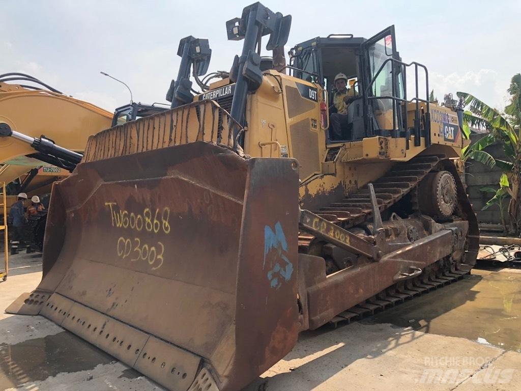 CAT D9T Верижни булдозери
