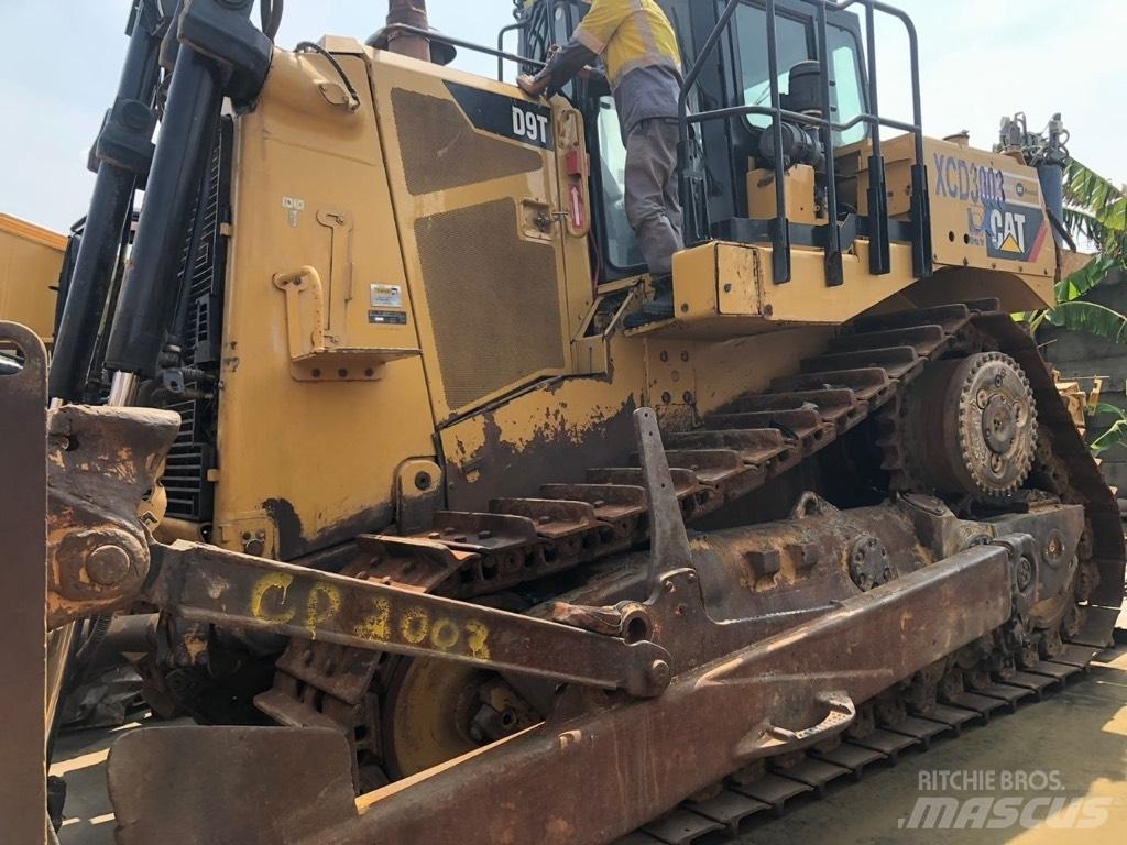 CAT D9T Верижни булдозери
