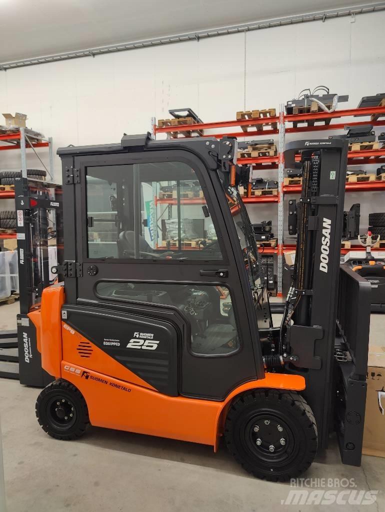 Doosan B25NS TARJOUS! Електрически вилични кари-повдигачи