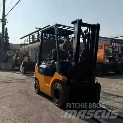 Toyota FD15 Дизелови камиони