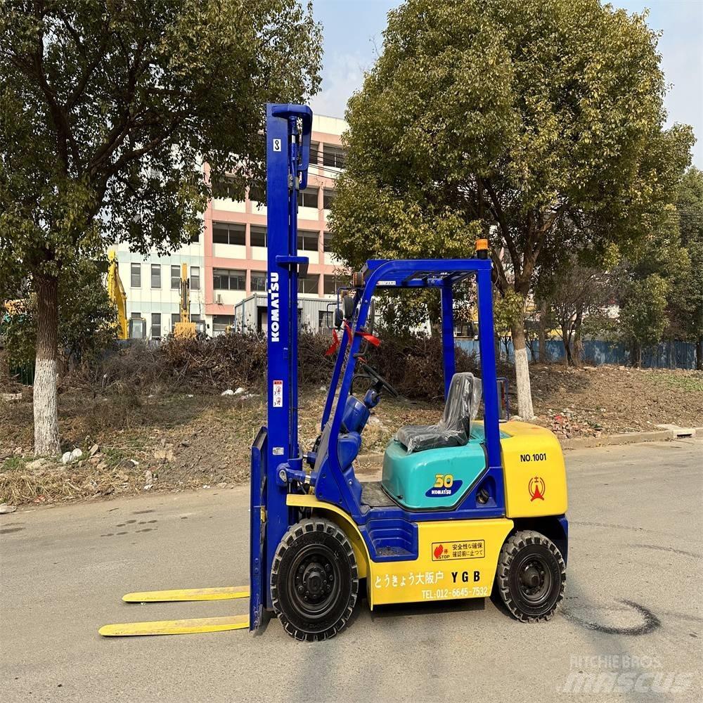 Komatsu FD30-14 Дизелови камиони