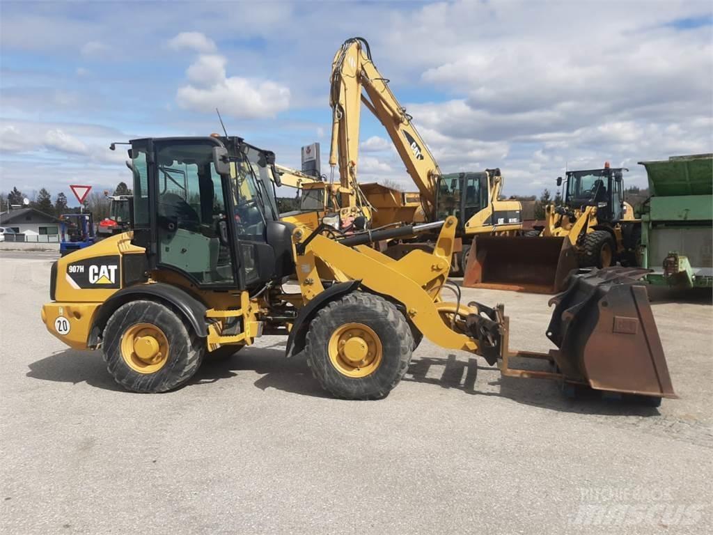 CAT 907H Колесни товарачи