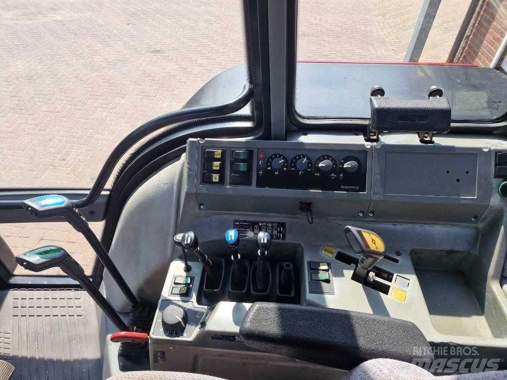 Valtra 8950 Трактори