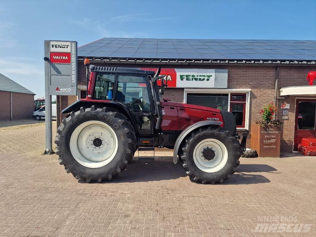 Valtra 8950 Трактори