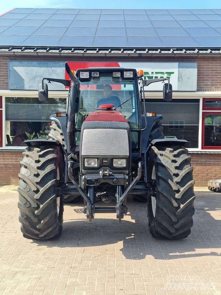 Valtra 8950 Трактори