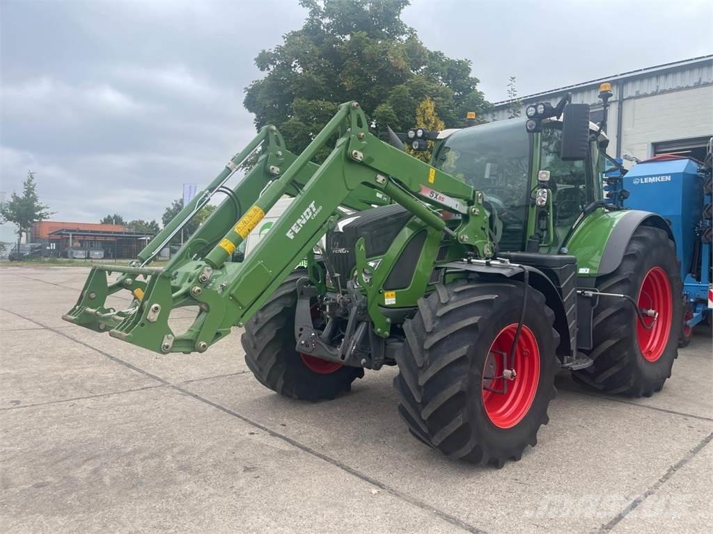 Fendt 724 Vario Трактори