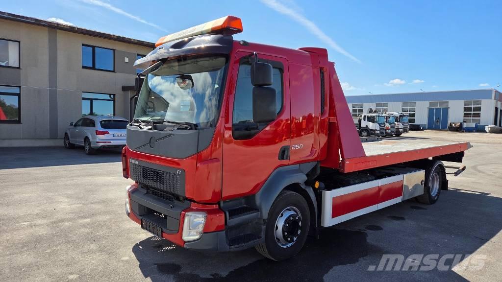 Volvo FL 250 4X2 Бордови камион / автолебедка