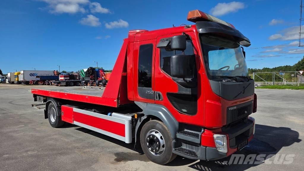 Volvo FL 250 4X2 Бордови камион / автолебедка