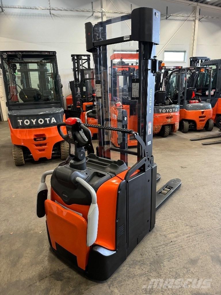 Toyota SPE160L Колички високоповдигачи с теглич