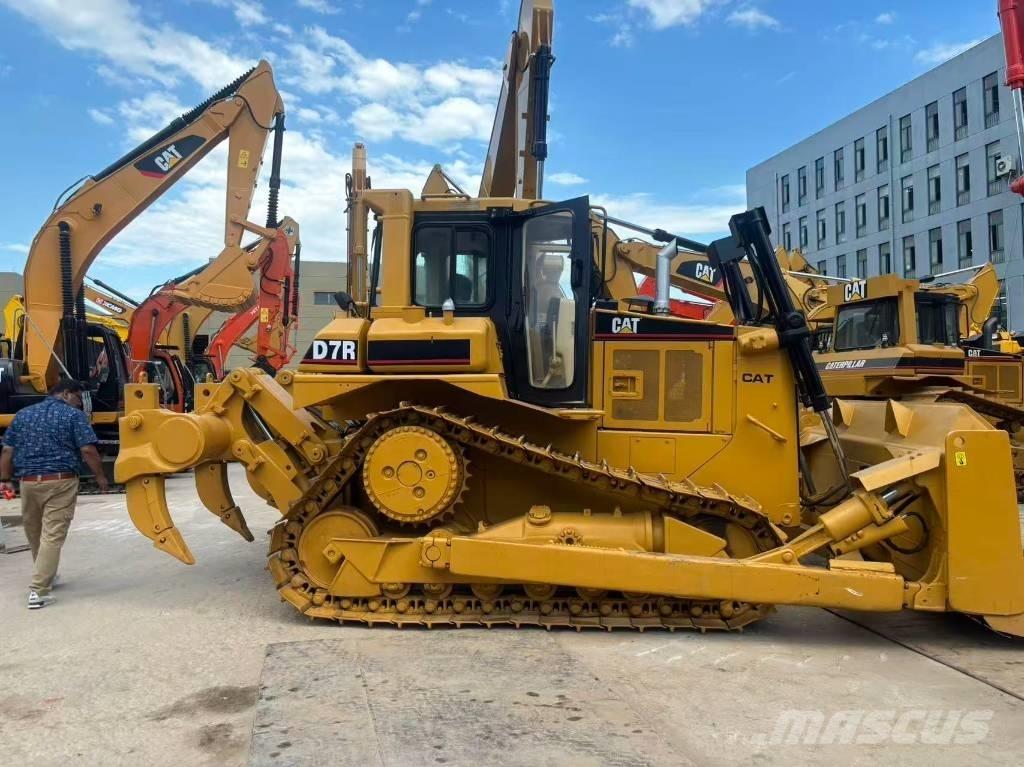 CAT D 7 R Верижни булдозери
