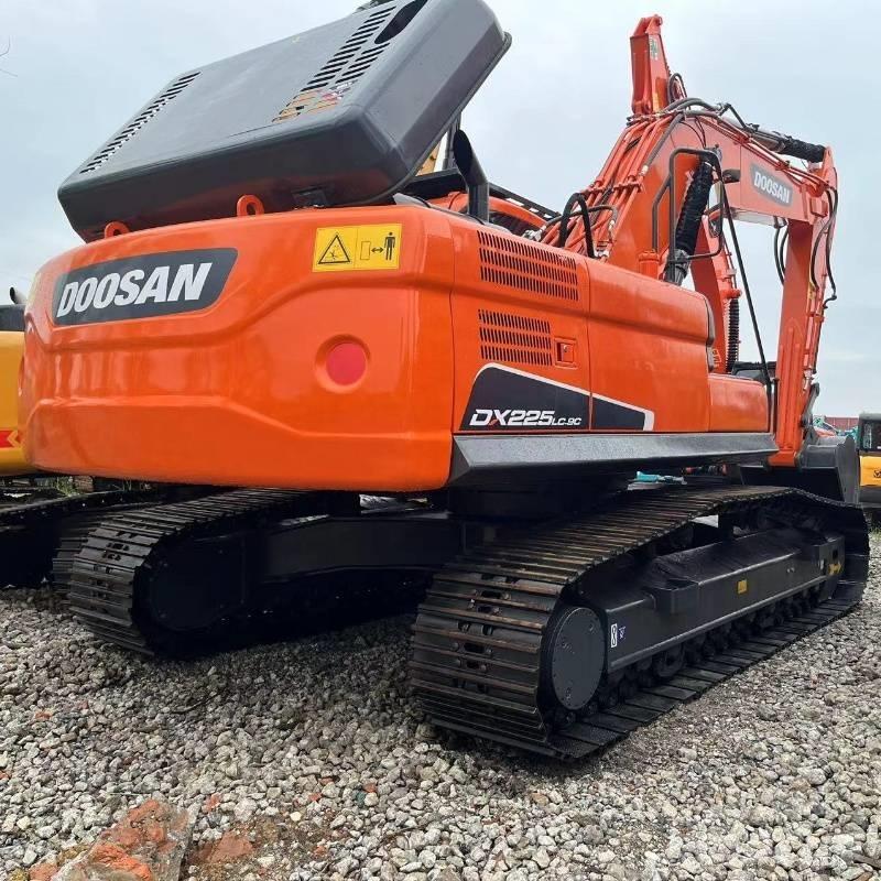 Doosan DX 225 Верижен екскаватор