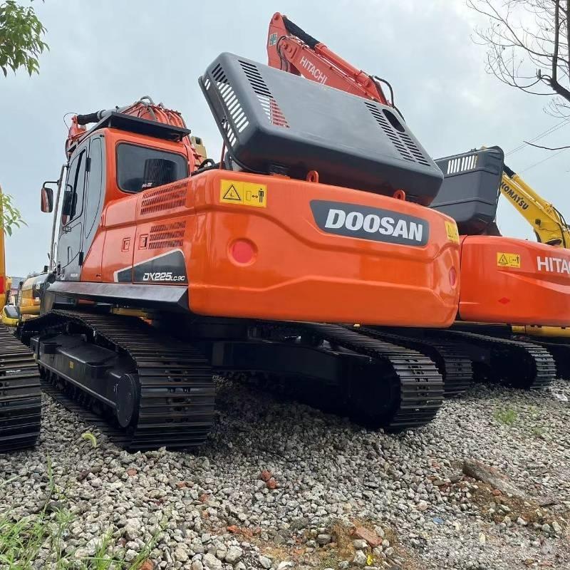 Doosan DX 225 Верижен екскаватор