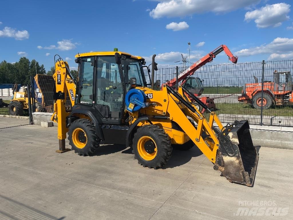 JCB 3 CX / compact Товарач със заден ексватор