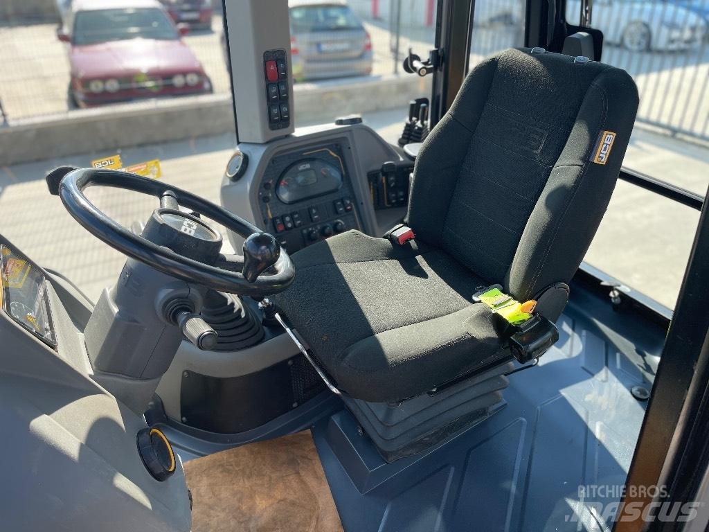 JCB 3 CX / compact Товарач със заден ексватор