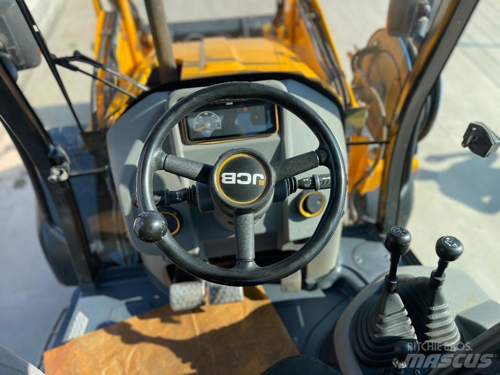 JCB 3 CX / compact Товарач със заден ексватор
