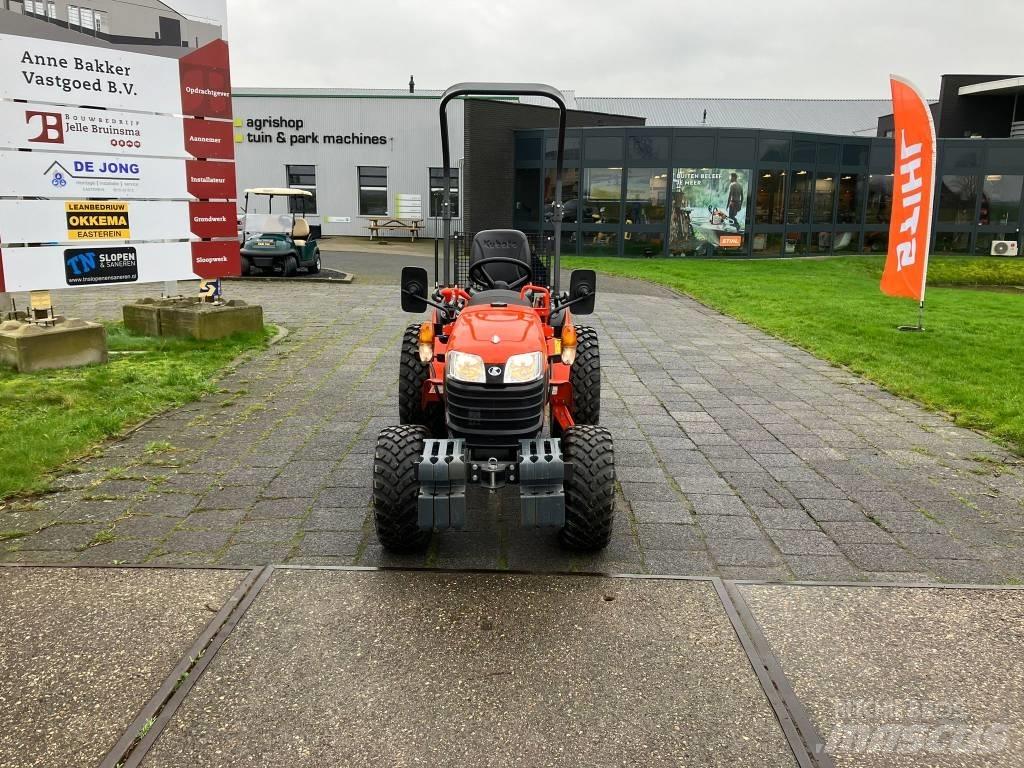 Kubota B1-240 Трактори