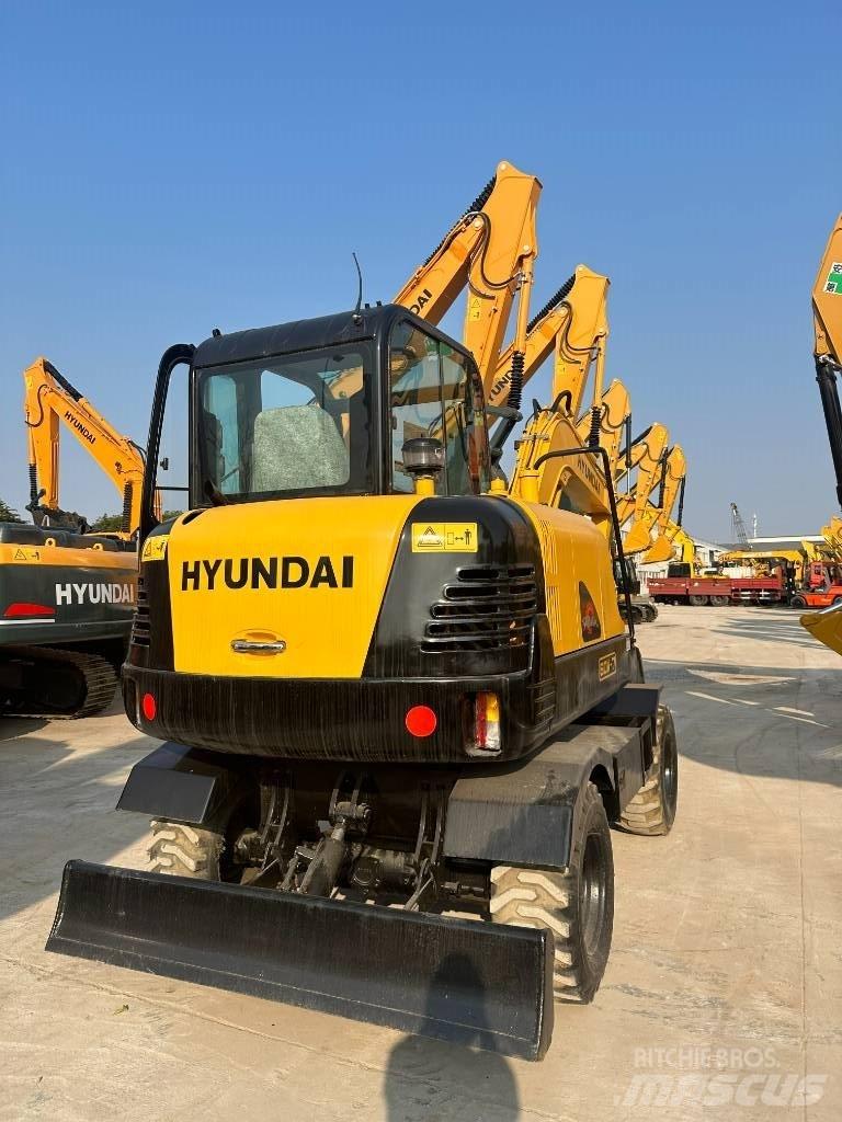 Hyundai Hyundai60W-7 Колесни екскаватори