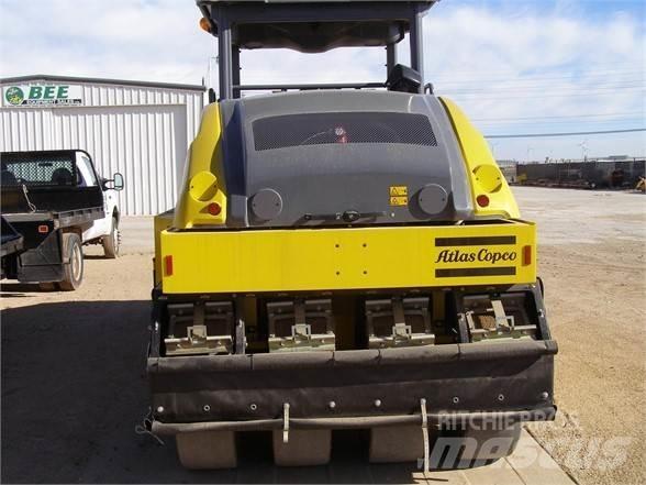 Dynapac CP2700 Пневматични гумени  ролки
