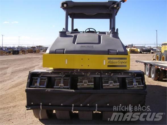 Dynapac CP2700 Пневматични гумени  ролки

