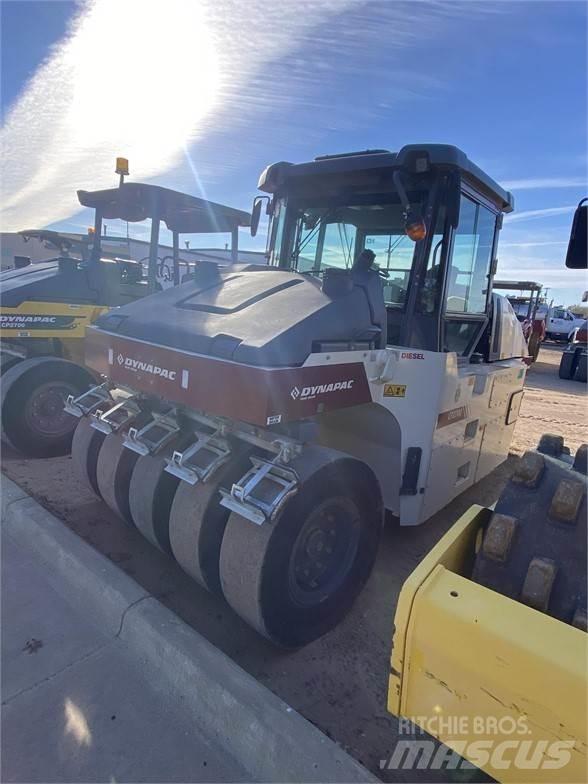 Dynapac CP2700 Пневматични гумени  ролки
