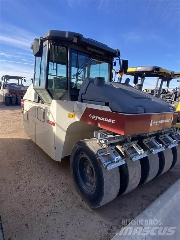 Dynapac CP2700 Пневматични гумени  ролки
