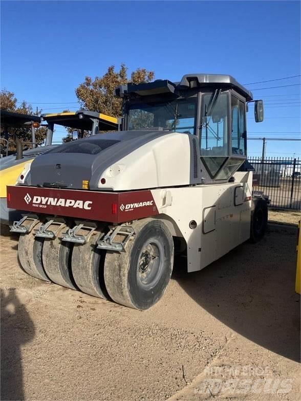 Dynapac CP2700 Пневматични гумени  ролки
