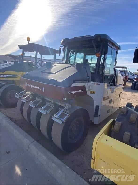 Dynapac CP2700 Пневматични гумени  ролки
