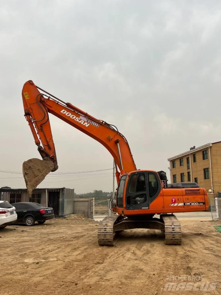 Doosan DX300LCA Верижен екскаватор