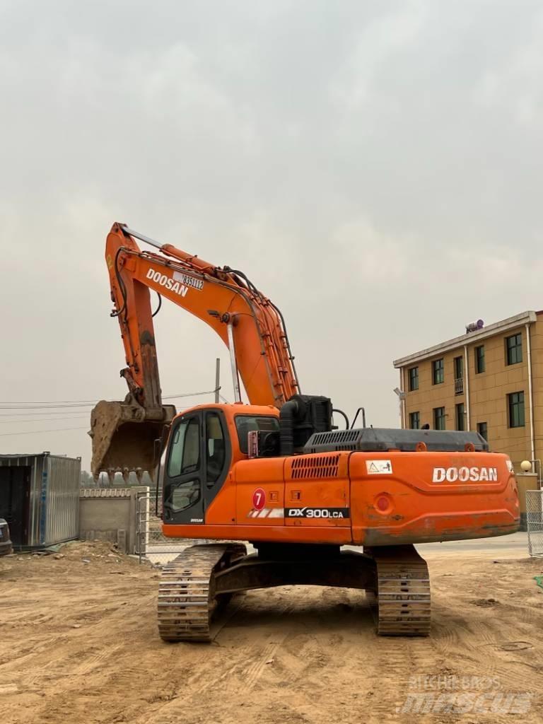 Doosan DX300LCA Верижен екскаватор