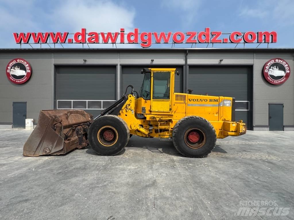 Volvo L90B Колесни товарачи