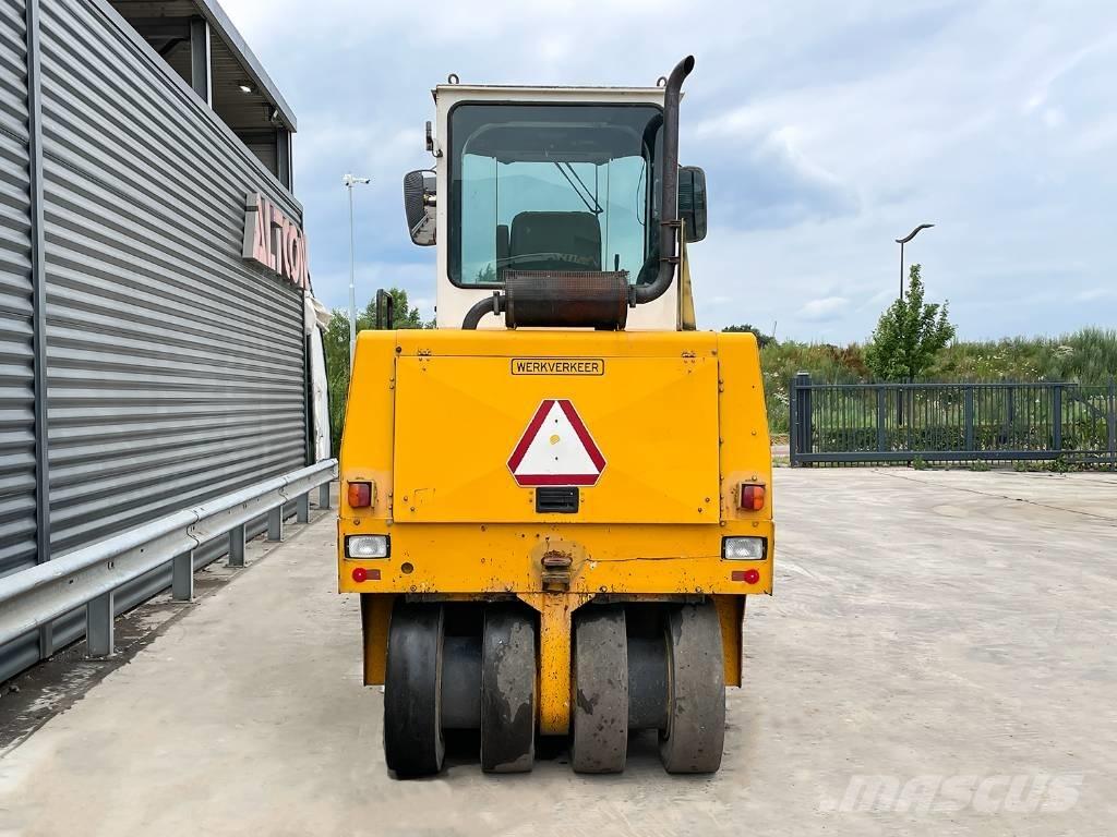 Dynapac CP 142 Пневматични гумени  ролки
