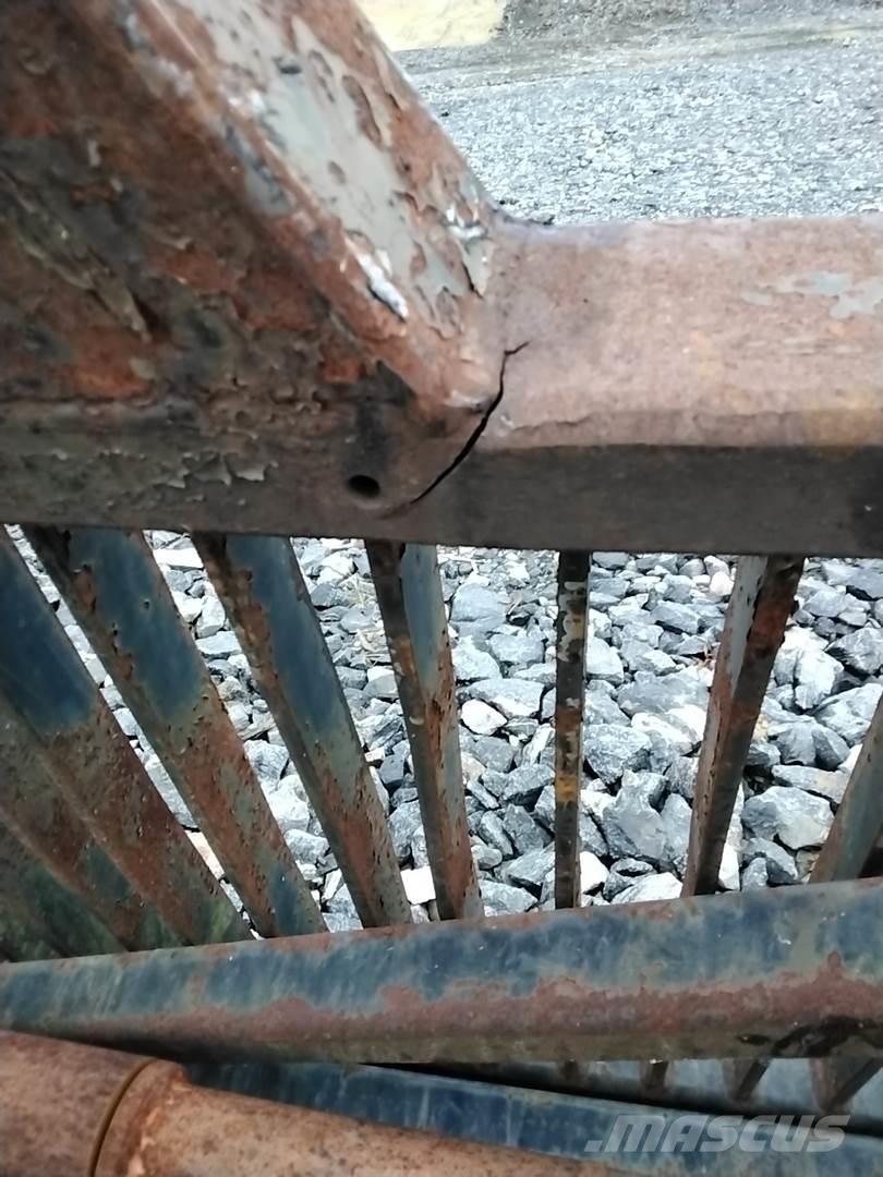 Valmet 860 Други компоненти