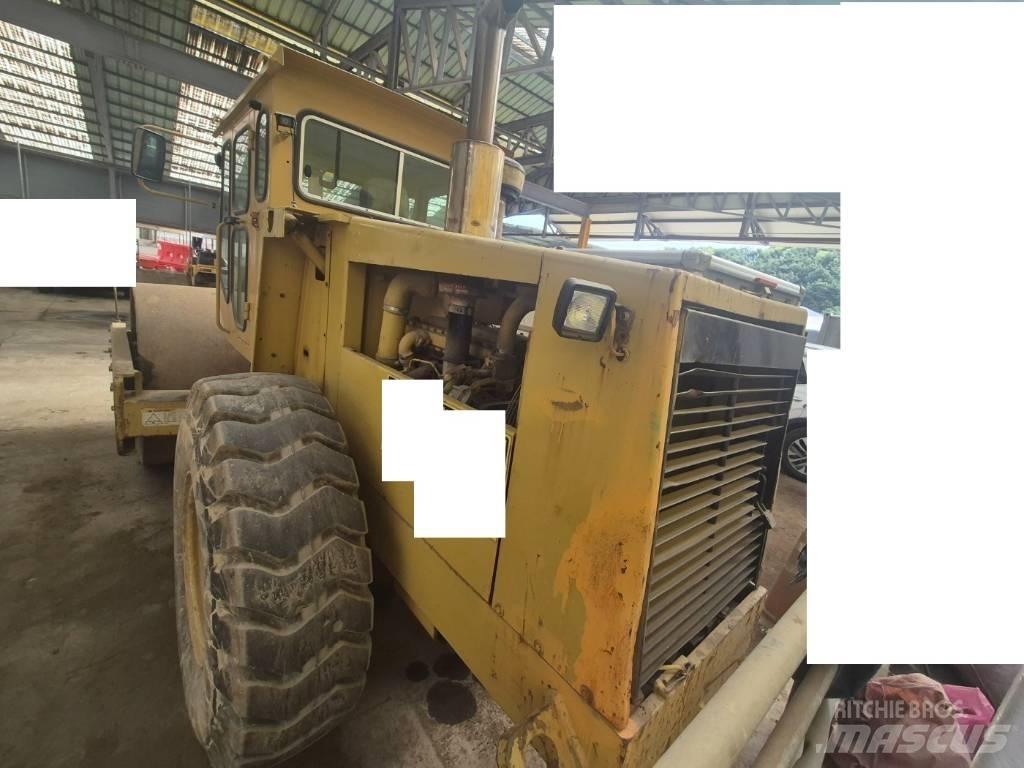 CAT CS 563 Двойни барабанни ролки
