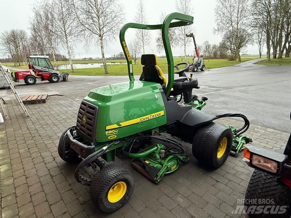 John Deere 8800 Тракторни косачки