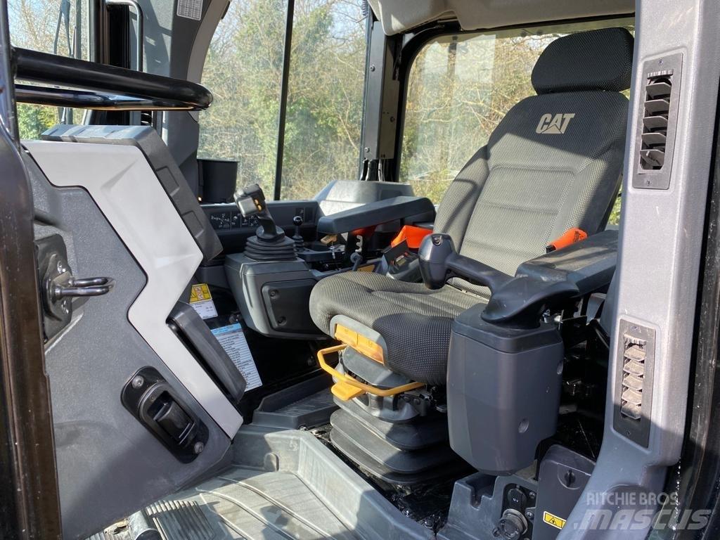 CAT D 6 Верижни булдозери

