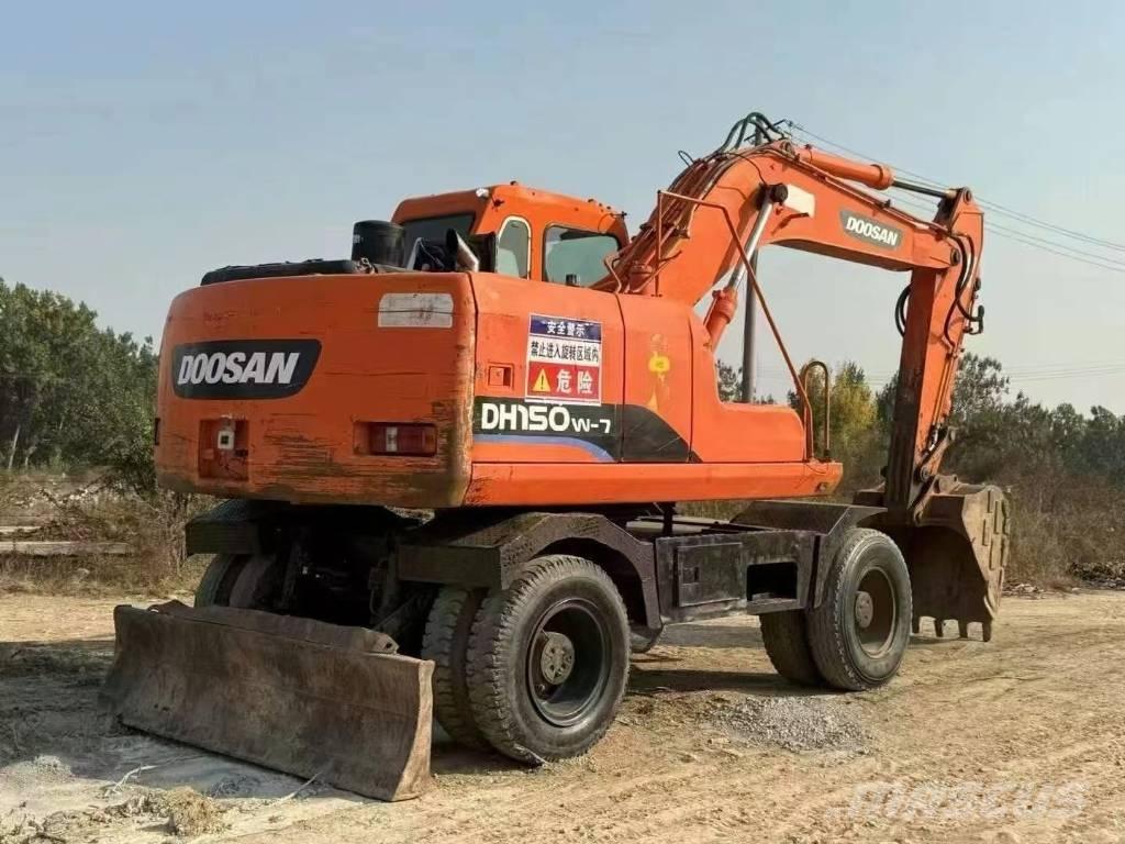 Doosan DH150W Колесни екскаватори