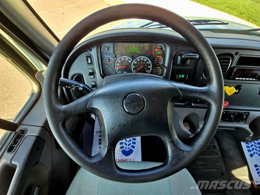 Freightliner M 106 Самосвал