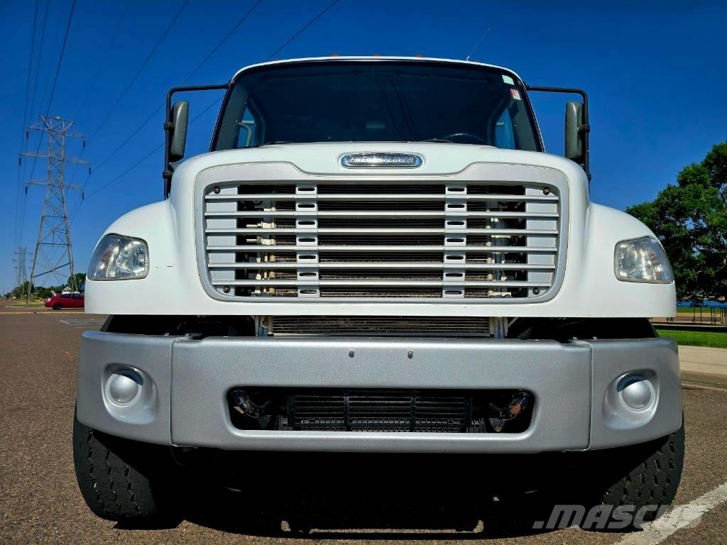 Freightliner M 106 Самосвал