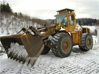 CAT 980B Колесни товарачи