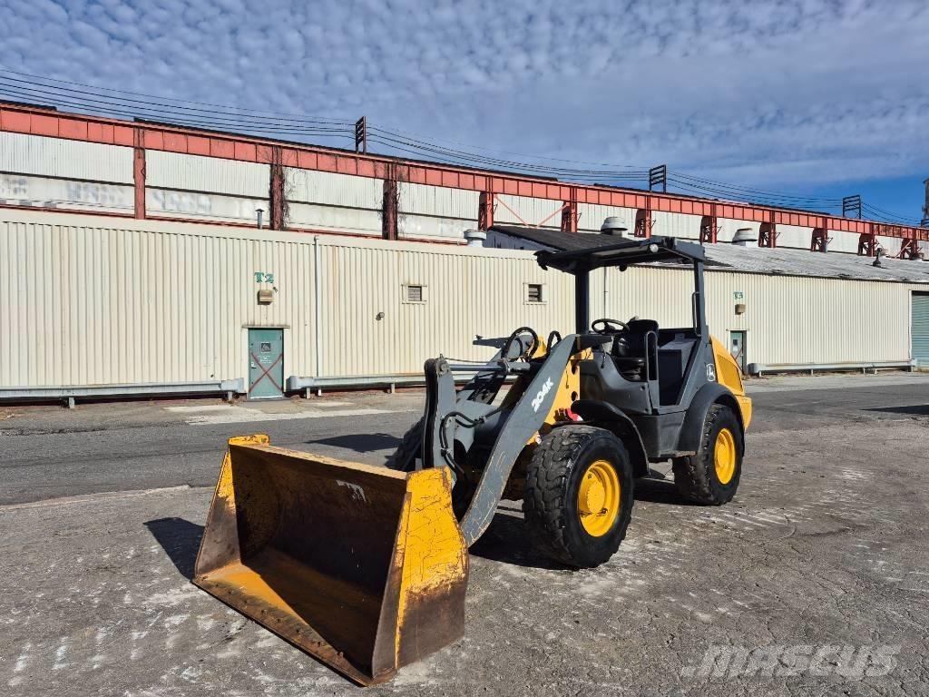 John Deere 204 K Колесни товарачи