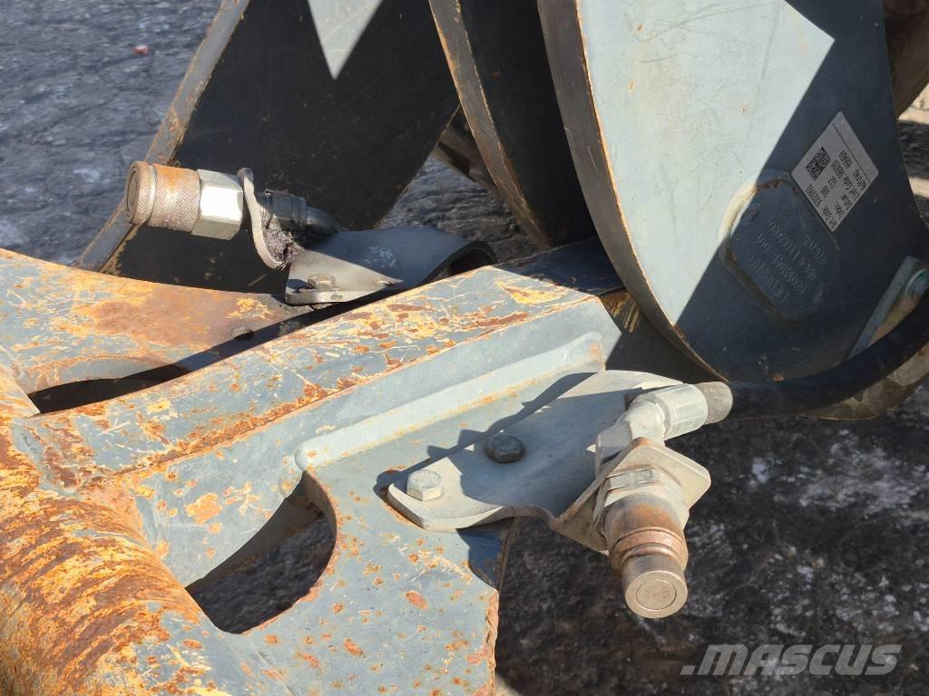 John Deere 204 K Колесни товарачи