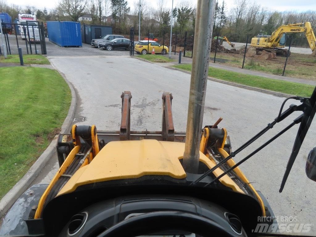 JCB 3 CX 14 Товарач със заден ексватор