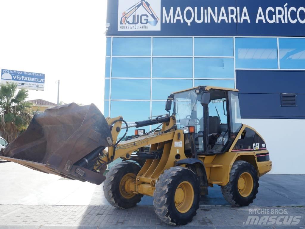 CAT 908 Колесни товарачи