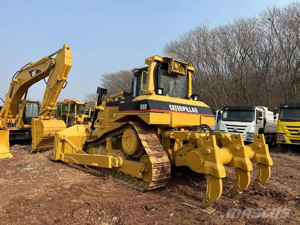CAT D8R Верижни булдозери
