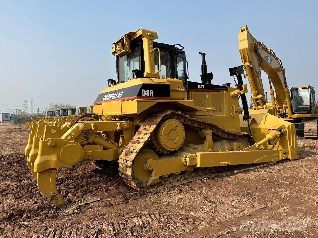 CAT D8R Верижни булдозери
