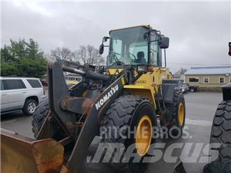 Komatsu WA 200 Колесни товарачи