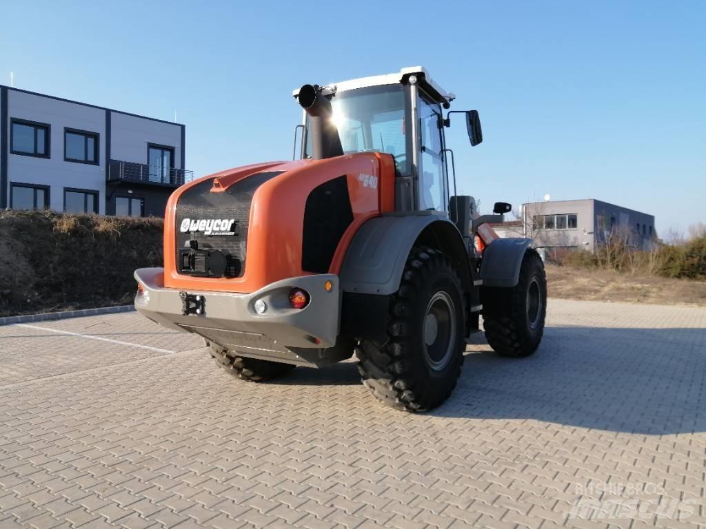 Atlas AR640 Колесни товарачи