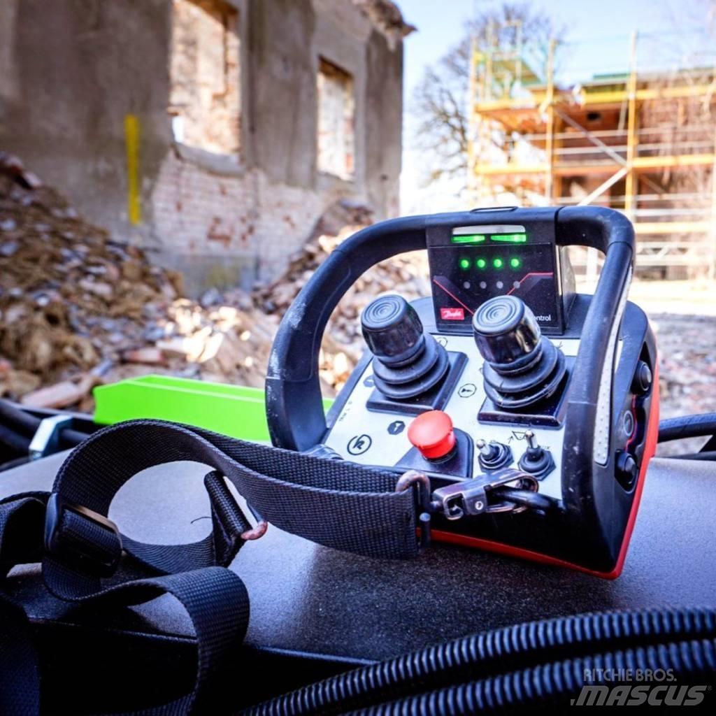 Kovaco Mini Z Товарач със заден ексватор